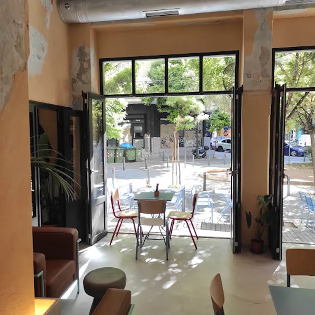 Peach Boy I. Delliou