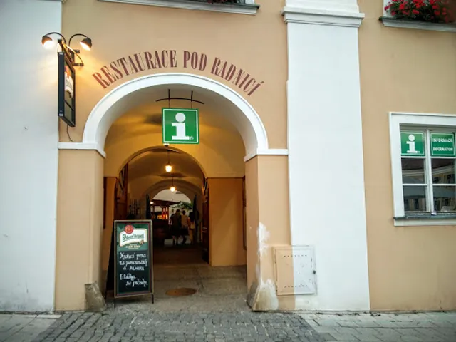 RESTAURACE MIKULOV - Pod radnicí