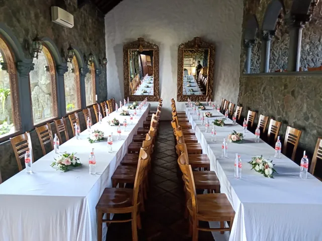 Gubug Makan Mang Engking Soragan Castle