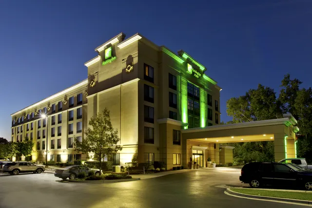 Holiday Inn & Suites Ann Arbor Univ. Michigan Area
