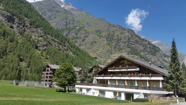 Monte Rosa Apartments Täsch