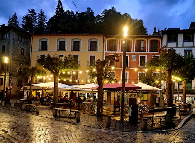 Restaurant Taverna Caliu.AUTOSERVEI exepte dinars i sopars.NO RESERVEM.