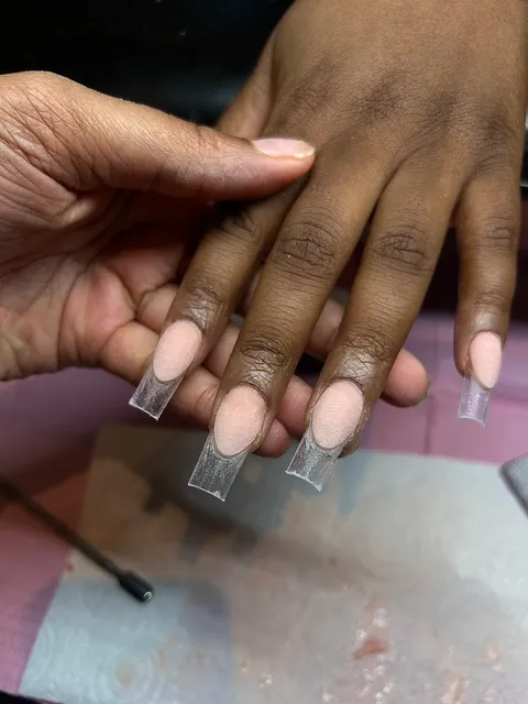 NAIL TECHNICIAN COURSES LEEDS