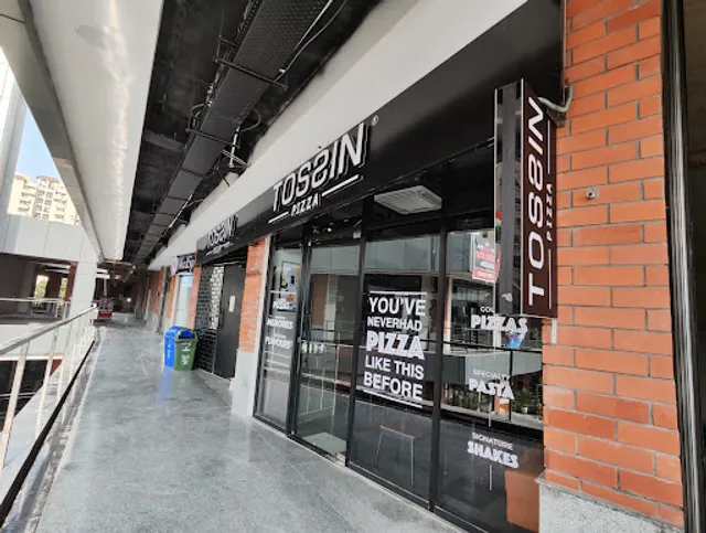 Tossin Pizza Sector 76 Noida