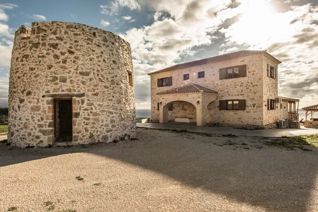 StoneMill Villa, a Sumptuous Escape