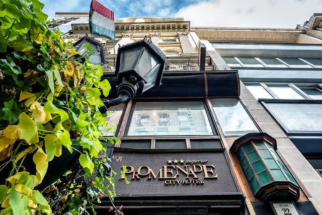 Promenade City Hotel