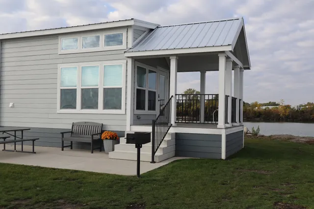 Bayfront Resort at Cross View