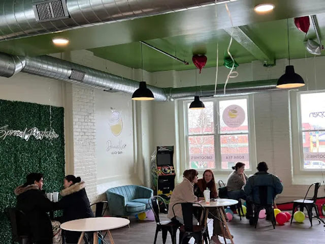 Danielle's Juicy Bar(BOBA TEA AND SMOOTHIES)