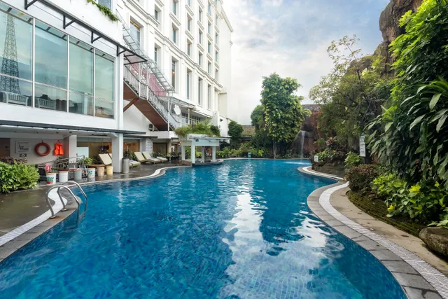 Jambuluwuk Malioboro Hotel