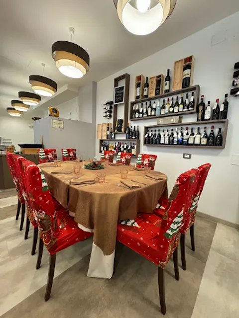 Italian Restaurant Vittoria Tirano