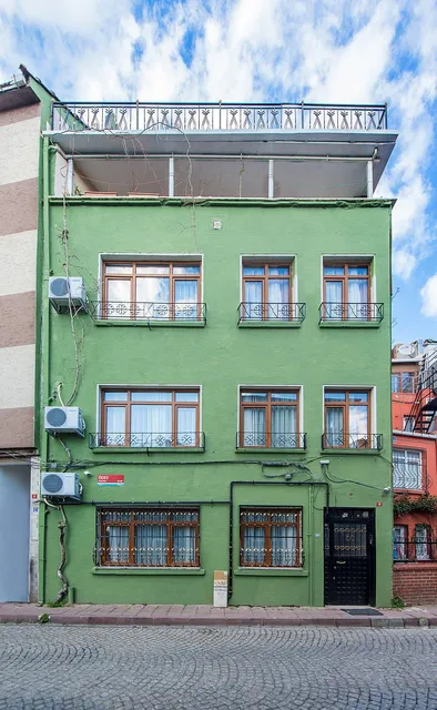 Green Life Apart Hotel