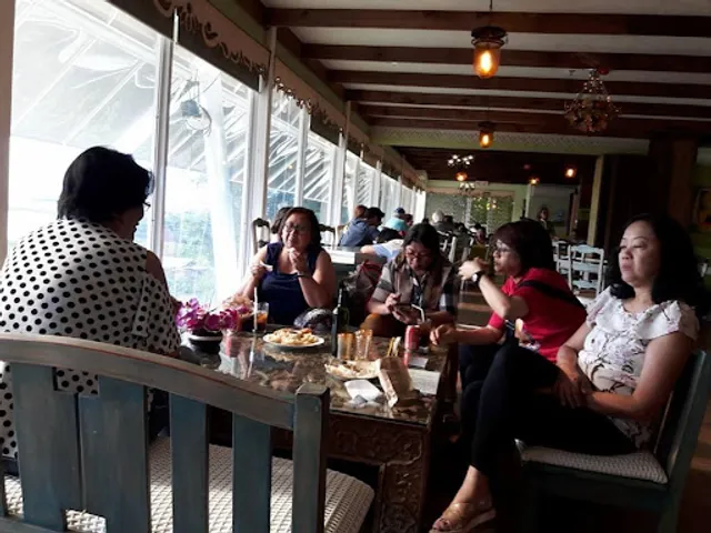 The Buzzz Cafe by Bohol Bee Farm