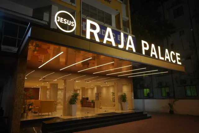 THE HOTEL RAJA PALACE