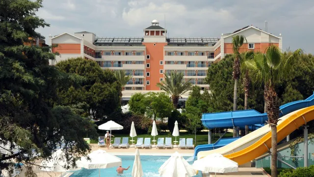 Insula Resort & Spa