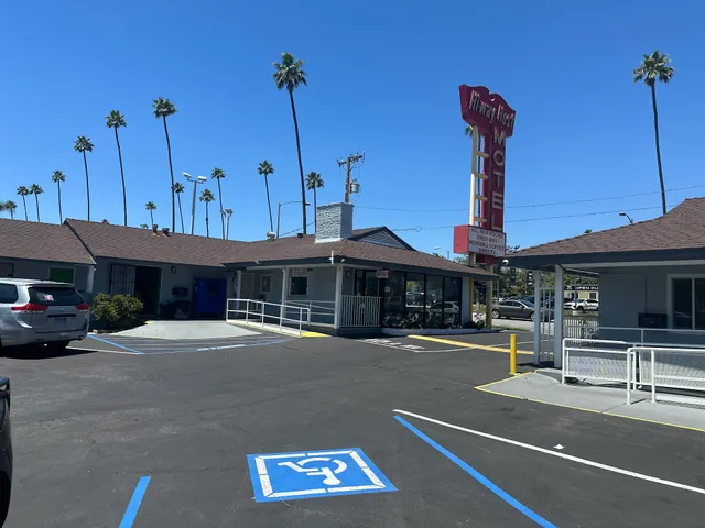 Hi-Way Host Motel