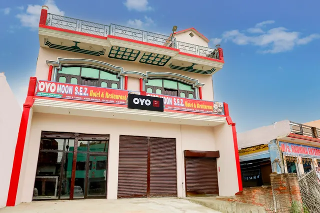 OYO Flagship MOON S.E.Z