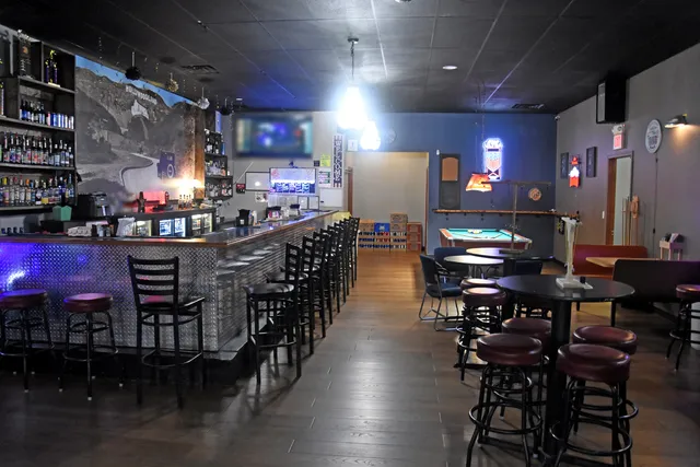 Hollywood Bar & Grill