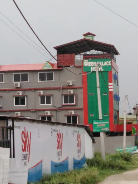 OYO 353 The Green Palace Hotel