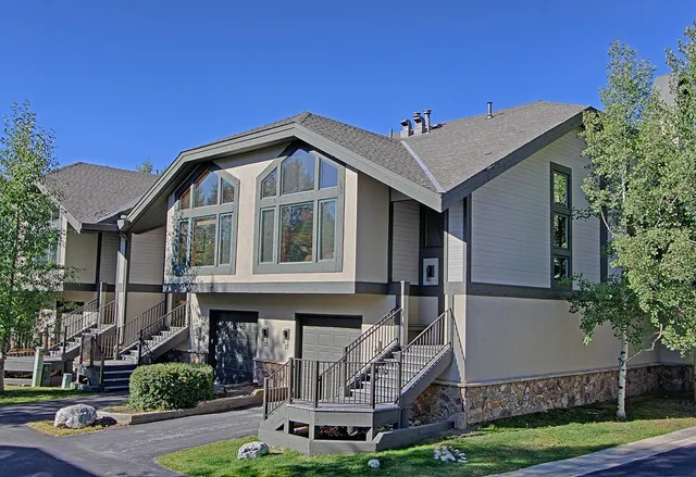 One Breckenridge Place