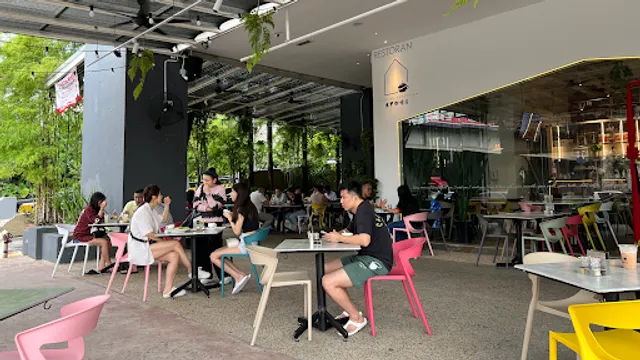 Tangkak Kopitiam • Scott Garden