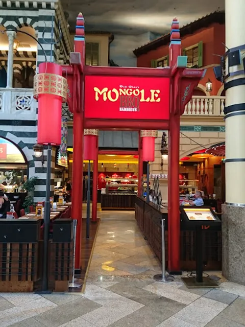 Didi Chen’s World of Asia (Running Sushi)