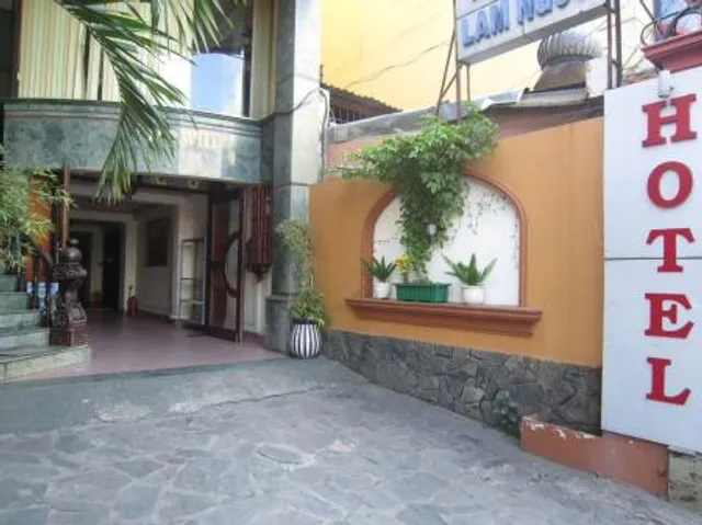 DNTN Khách Sạn Lam Ngọc