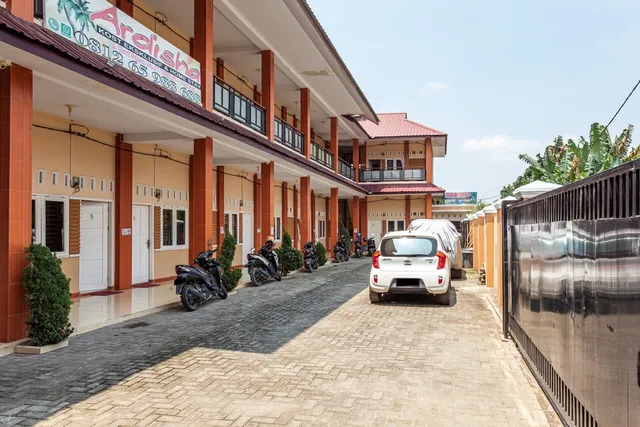 Ardisha kos eksklusif & homestay