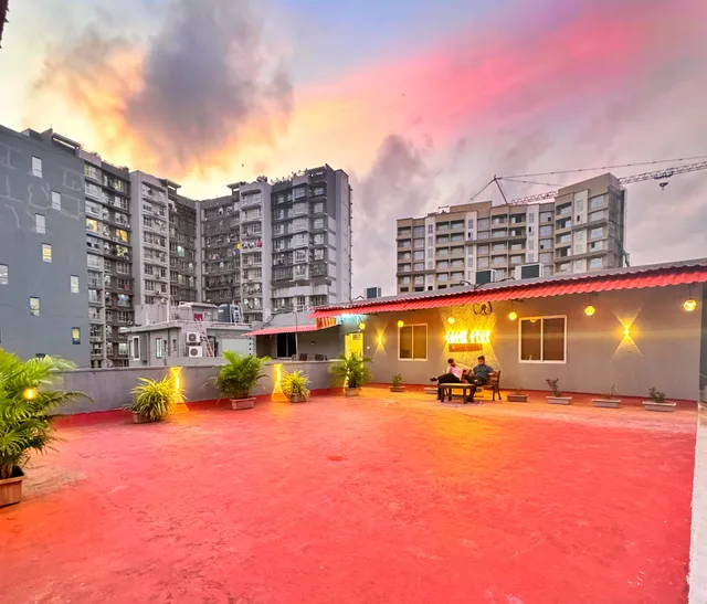 CABIN STAY AIRPORT-ZOCIAL HUBZ