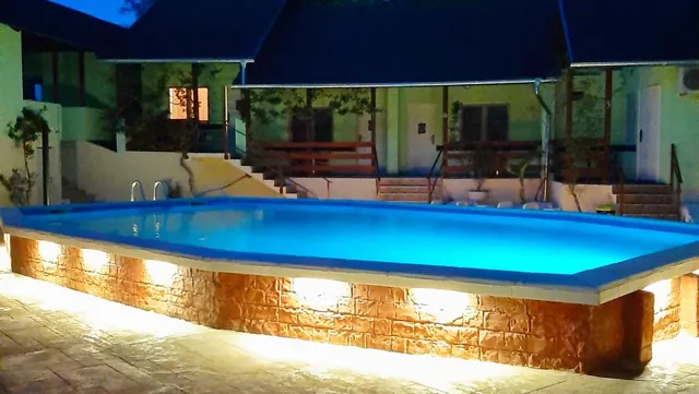 Splav Dunavac Pool & Villa