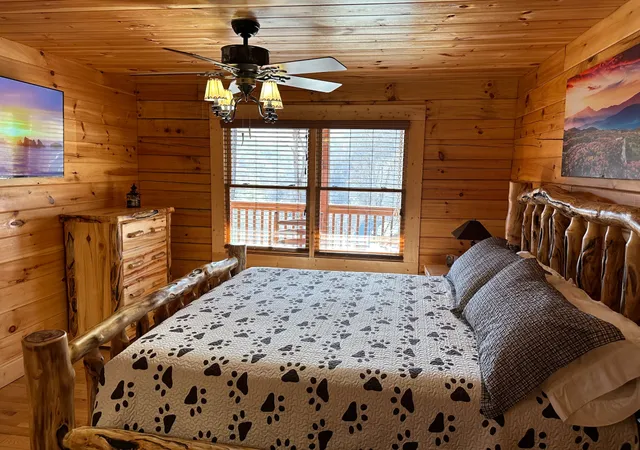 "Two Cozy" Log Cabin Rentals