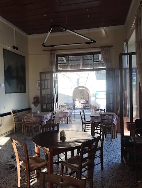 Παραδοσιακό καφενείο-μεζεδοπωλειο η ελπίδα