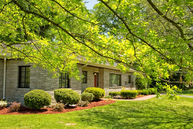 Heidtke House, A Rare Find Vacation Home in Nashville TN