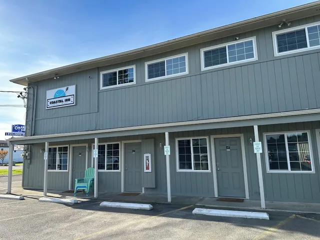 Coastal Inn and Suites