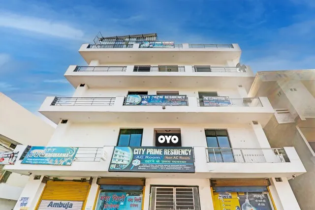 OYO Flagship Hotel Cp Residency