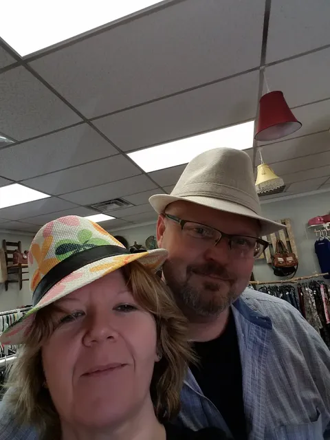 Love It Again - Thrifty Boutique