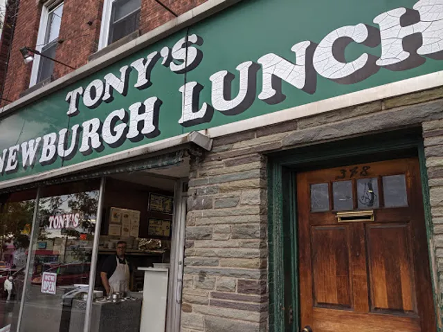 Tony's Newburgh Lunch