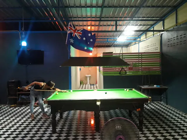 555 Bar & Restaurant