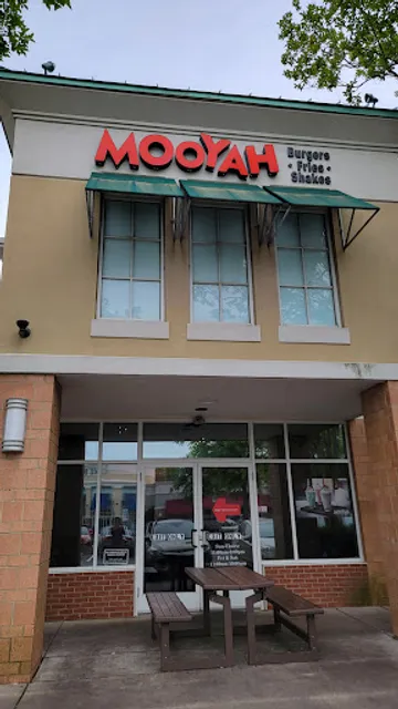 MOOYAH Burgers, Fries & Shakes