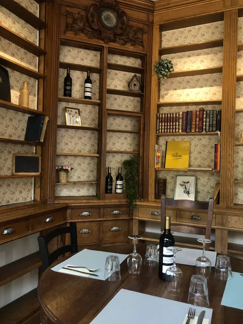 MAMIE ANGELE Chambres d'hôtes restaurant au centre de Saint antonin noble Val