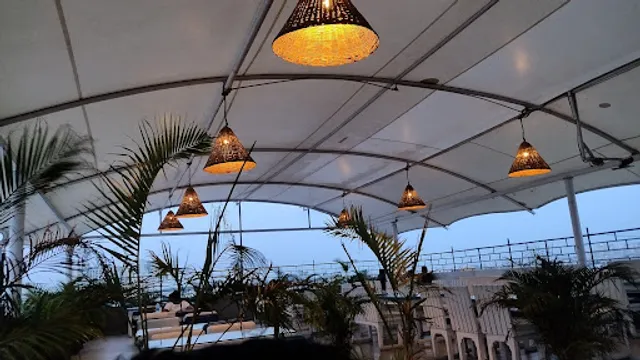 TRIPLE EIGHT Rooftop Bar & Kitchen