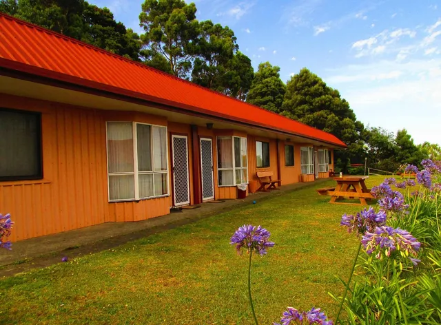 Regatta Point Tavern & Holiday Villas