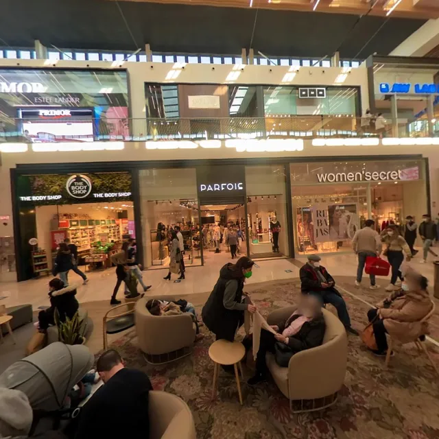 Lagoh Shopping Center