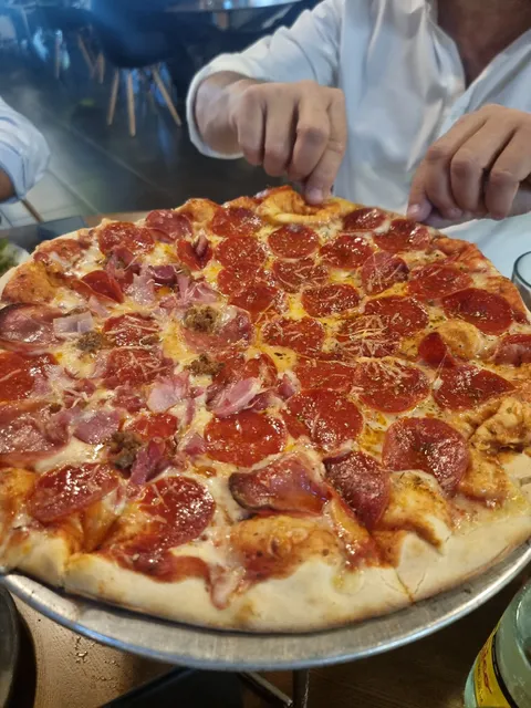 Manifesto Pizza Suc. Plaza Ceiba