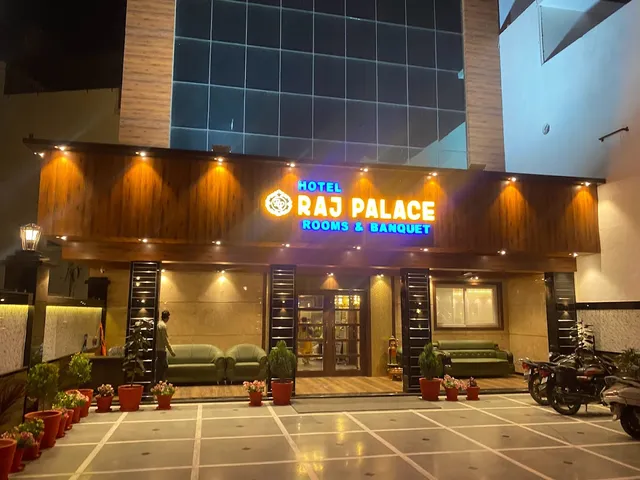 Hotel Raj Palace