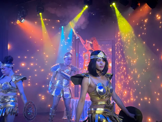 (ジョジョショークラブ) JOJO SHOW CLUB