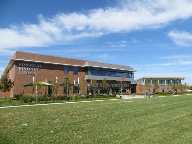 Fondulac District Library