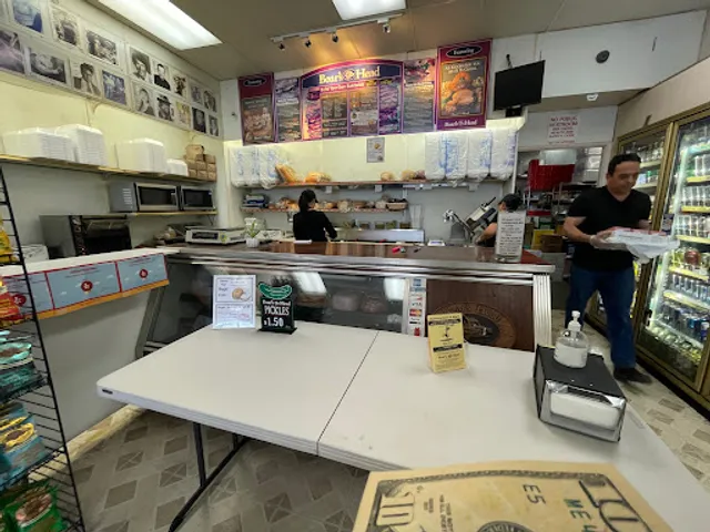 Agoura Deli & Mart