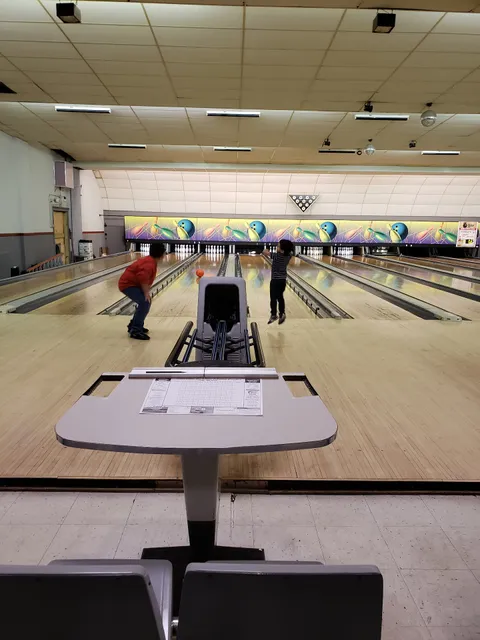 Eagle's Bowling Lanes
