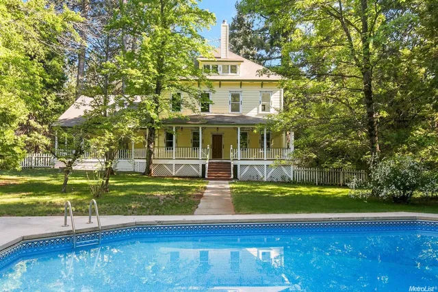 Crystal Springs Inn B & B