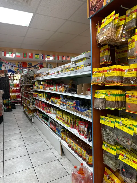 La Confianza Tienda Latina